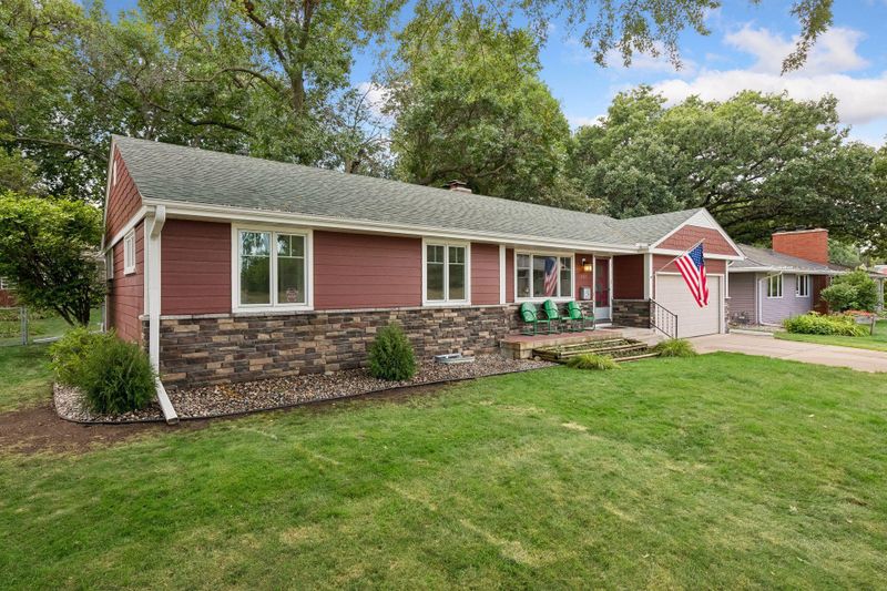 4725 School Rd, Edina, MN 55424