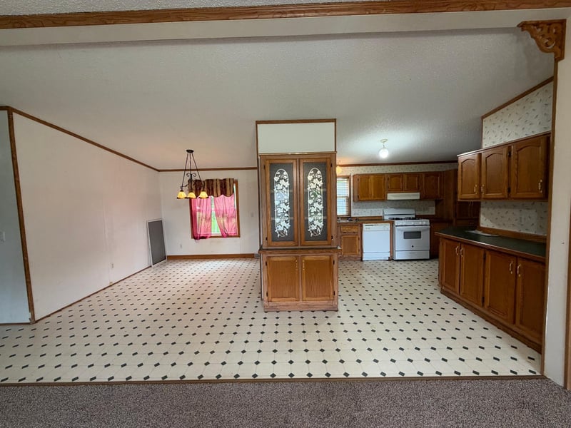 6292 3rd St, New Auburn, MN 55366