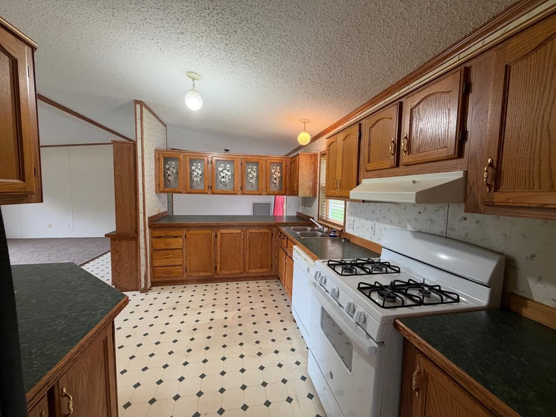 6292 3rd St, New Auburn, MN 55366