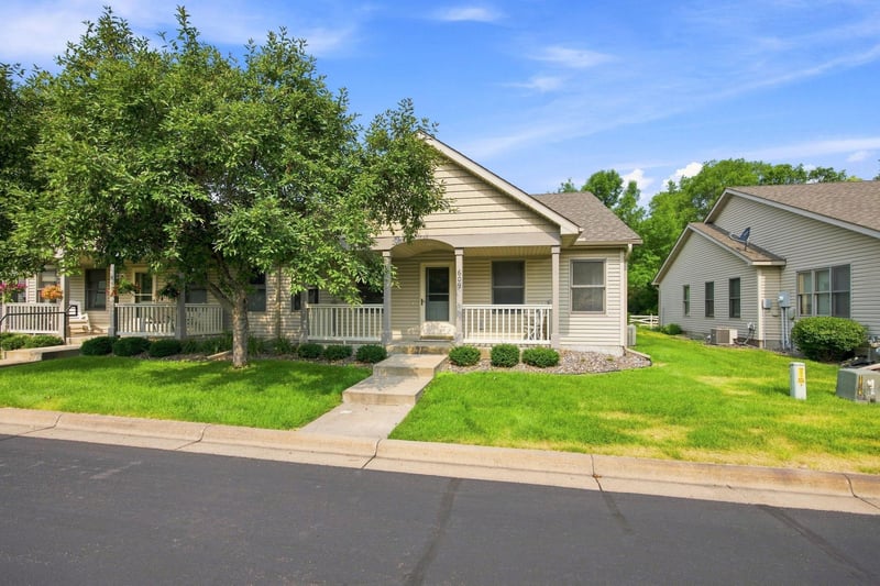 609 Vine Ln, Monticello, MN 55362