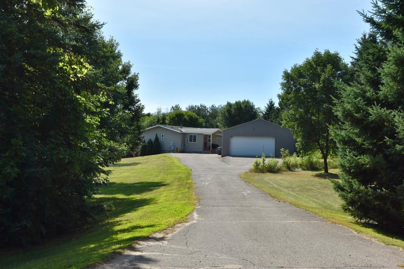 6255 Cedar Rd, Oak Park, MN 56357