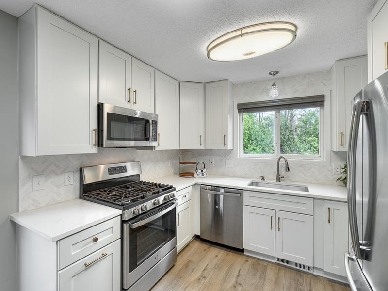 7775 Village St, Chanhassen, MN 55317