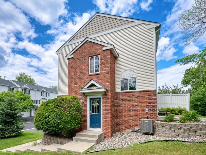 7775 Village St, Chanhassen, MN 55317