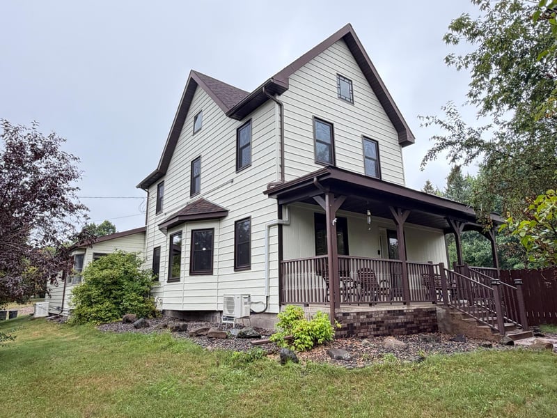 401 River Bluff Ave, Sandstone, MN 55072