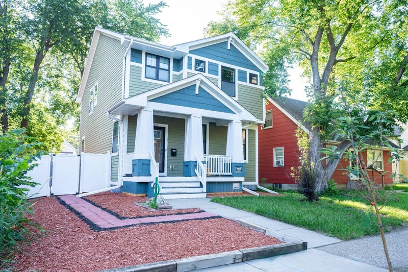 2611 James Ave N, Minneapolis, MN 55411