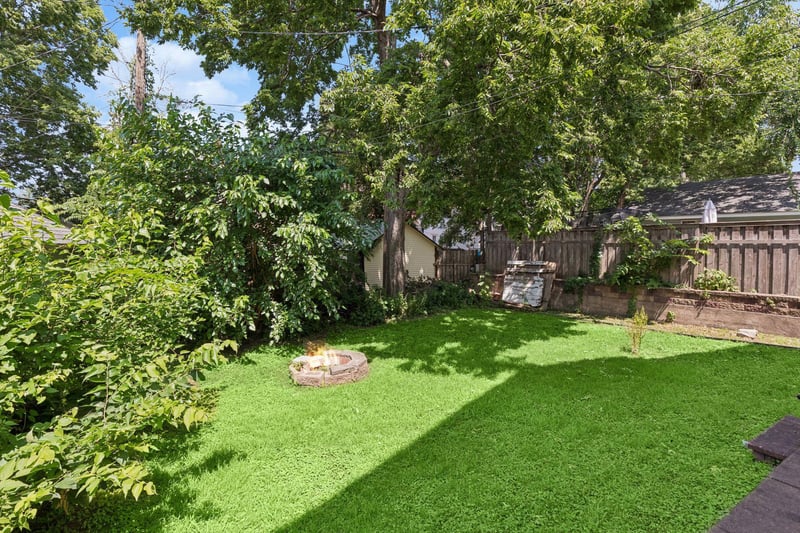 1083 Hague Ave, Saint Paul, MN 55104