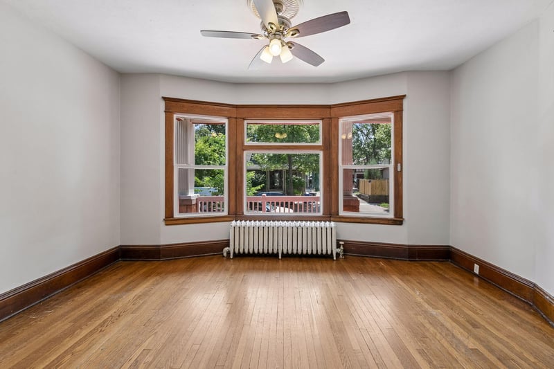 1083 Hague Ave, Saint Paul, MN 55104