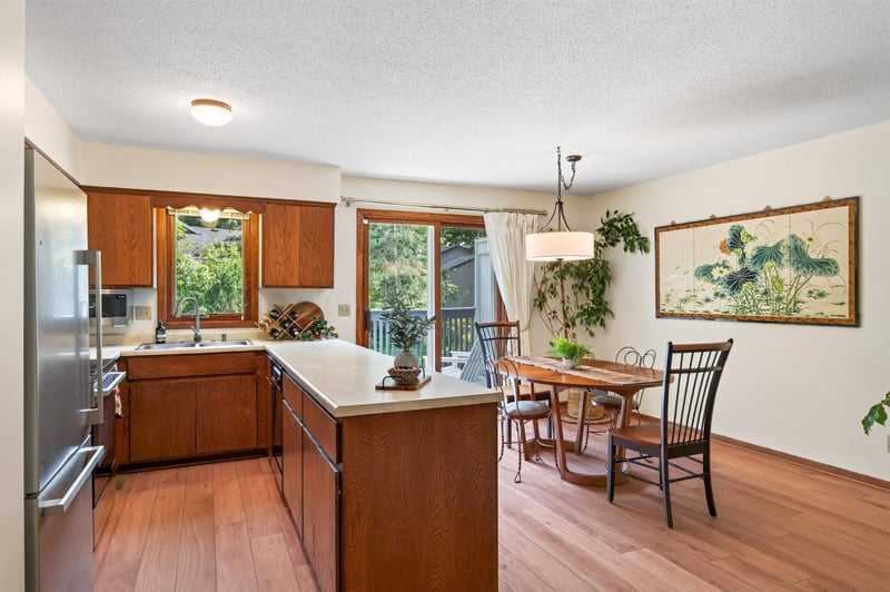 408-410 Cardigan Rd, Shoreview, MN 55126