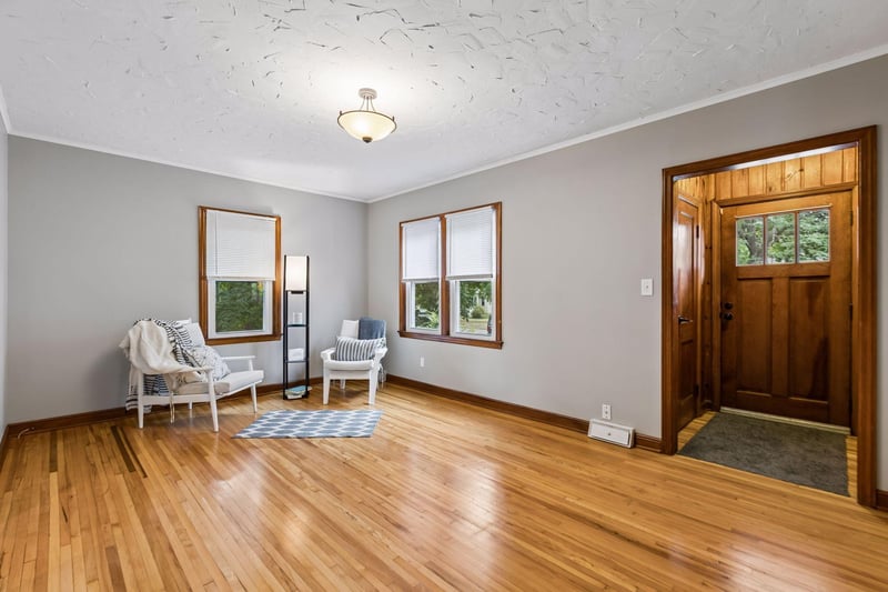870 22nd Ave SE, Minneapolis, MN 55414