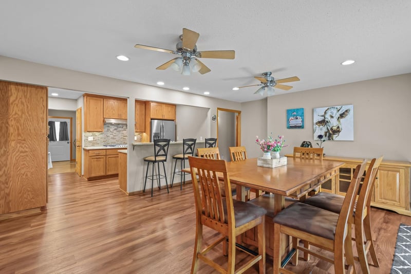 330 110th Ln NW, Coon Rapids, MN 55448