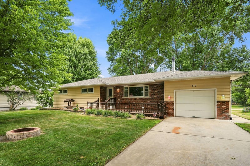 319 Maple Ave S, Maple Lake, MN 55358