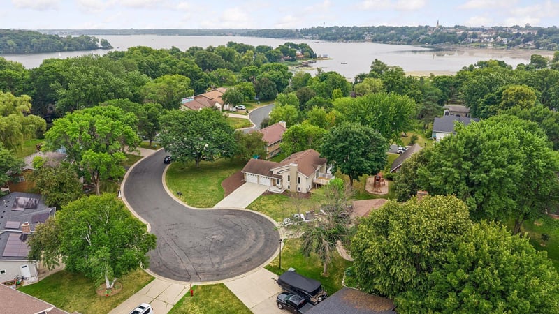 148 Stacy Cir, Waconia, MN 55387