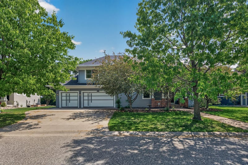 11224 Halstead Trl, Woodbury, MN 55129