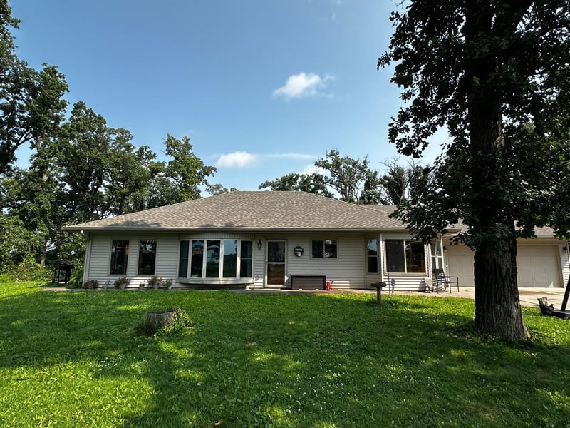 52404 320th St, Blooming Prairie, MN 55917