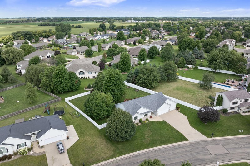 1300 26th St SW, Austin, MN 55912