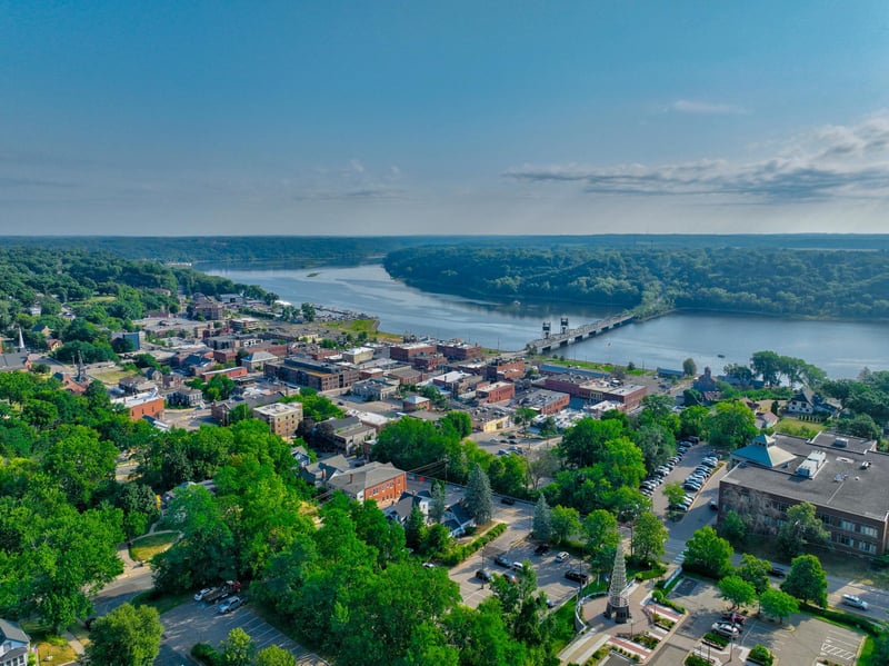 215 Pine St W, Stillwater, MN 55082