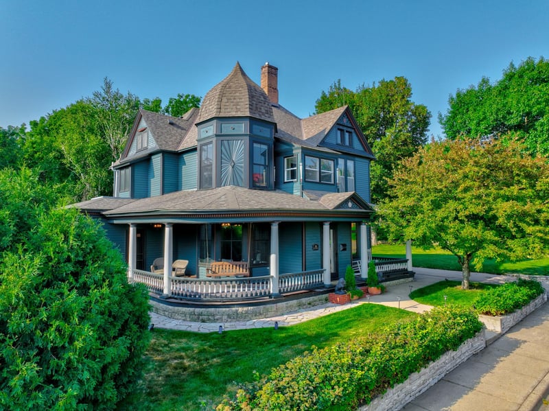 215 Pine St W, Stillwater, MN 55082
