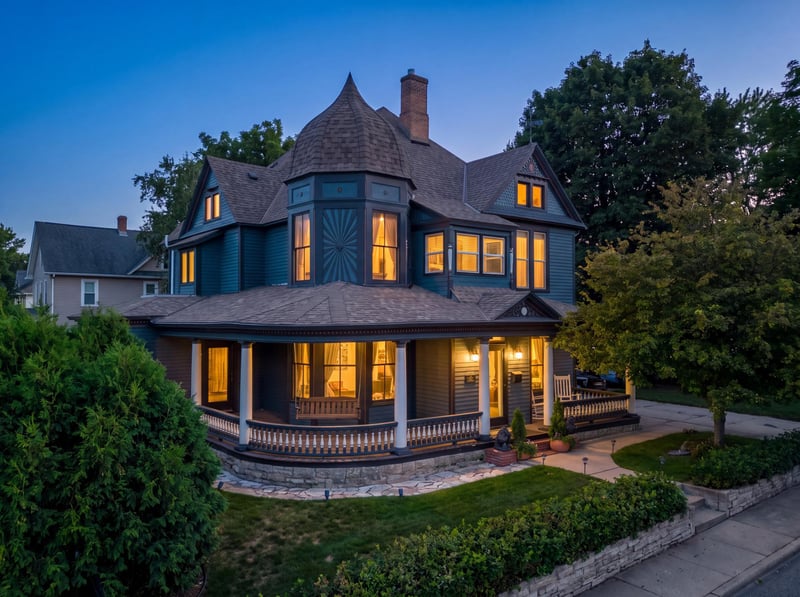 215 Pine St W, Stillwater, MN 55082