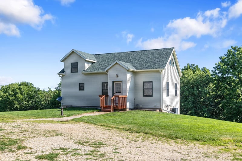 13348 Hillside Rd, Brownsville, MN 55919