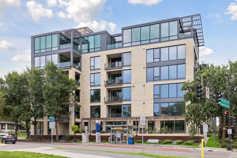 1805 W Lake St #303, Minneapolis, MN 55408