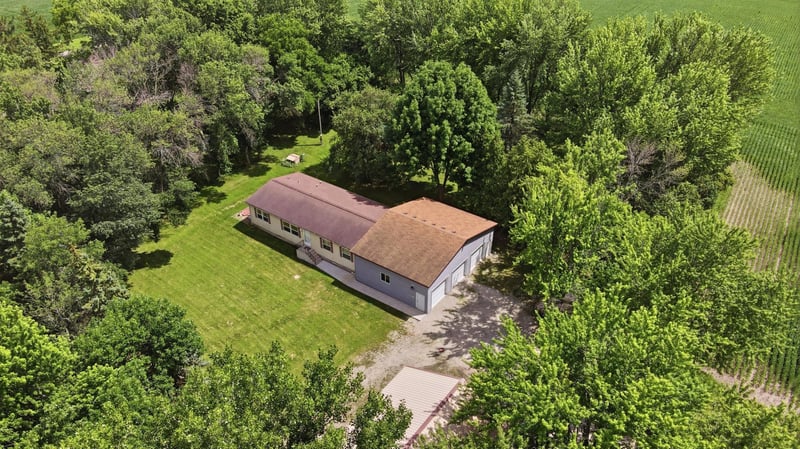36652 170th St, Waseca, MN 56093