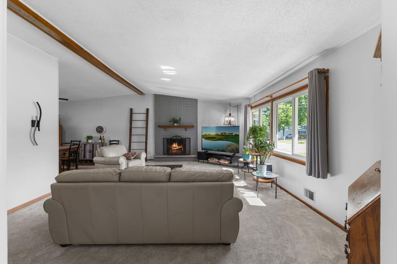 8555 Medicine Lake Rd, Golden Valley, MN 55427
