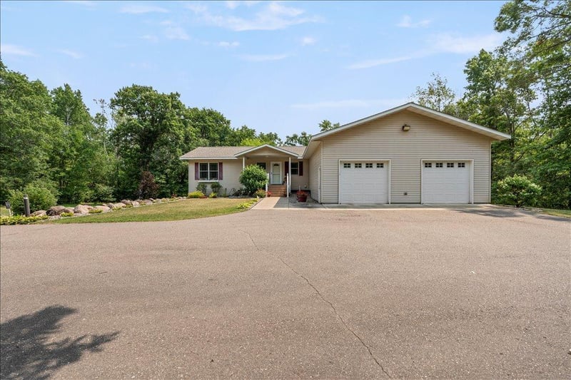 13682 Oak Hollow Rd, Brainerd, MN 56401