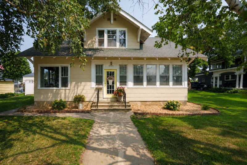 645 S Main St, Zumbrota, MN 55992