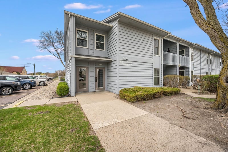 232 S Dewey St #101, Fairmont, MN 56031