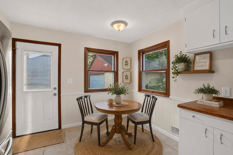 2008 Zircon Ln, Eagan, MN 55122