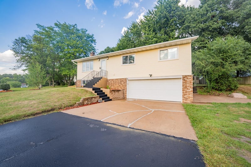 1127 5th St E, Altoona, WI 54720