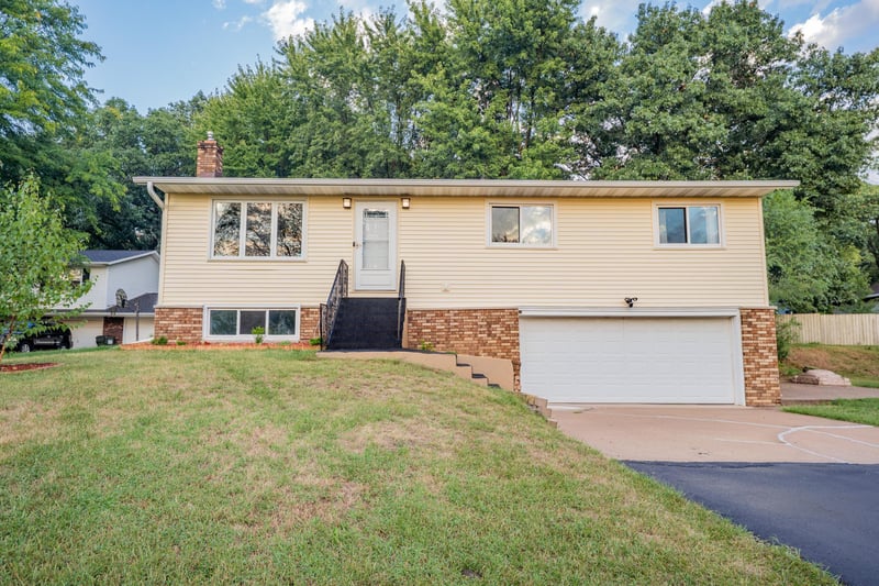 1127 5th St E, Altoona, WI 54720