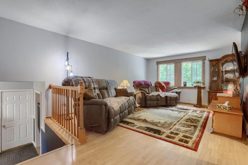 20512 7th St NE, Cedar, MN 55011