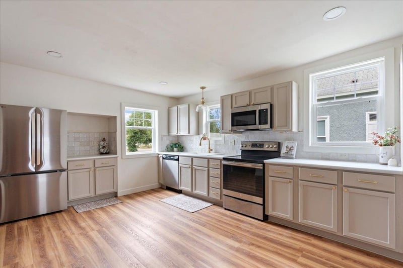 715 2nd Ave NE, Staples, MN 56479