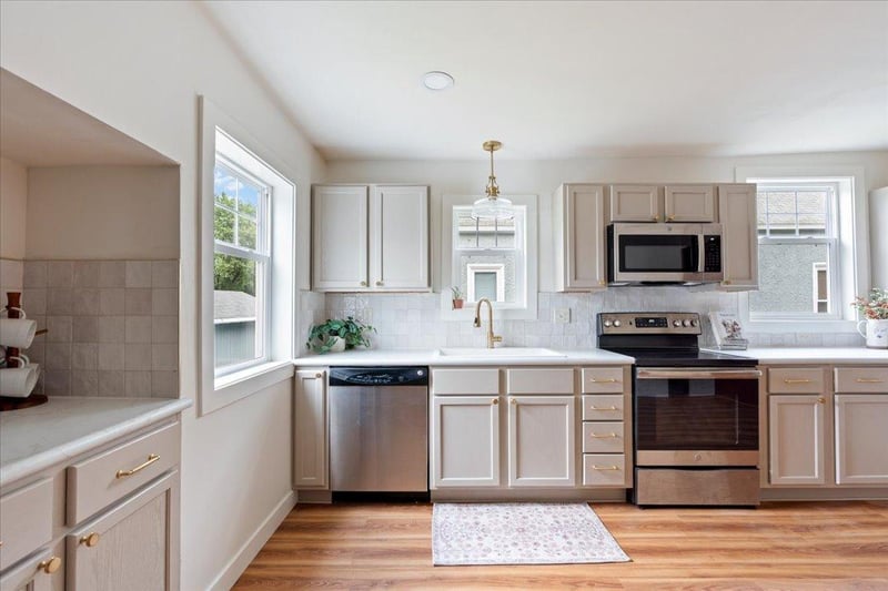 715 2nd Ave NE, Staples, MN 56479