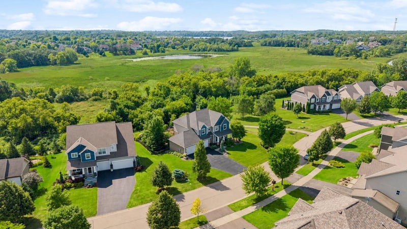 2545 Heron Ln, Victoria, MN 55386