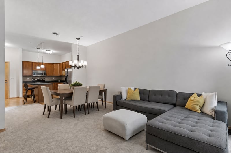 270 4th St E #203, Saint Paul, MN 55101