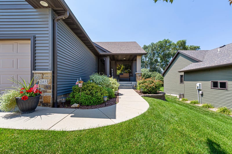 1285 Turnberry Dr SE, Rochester, MN 55904