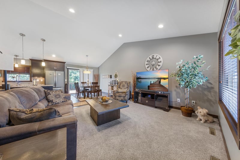 1285 Turnberry Dr SE, Rochester, MN 55904