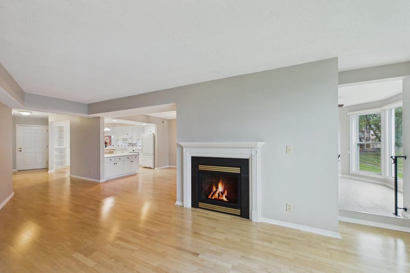 1021 Sibley Memorial Hw #204, Mendota Heights, MN 55118