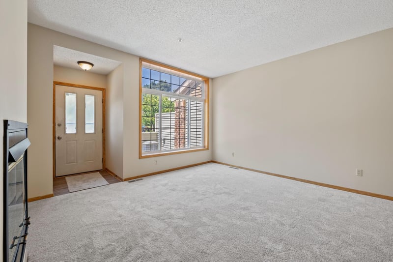 8797 Branson Dr #67, Inver Grove Heights, MN 55076