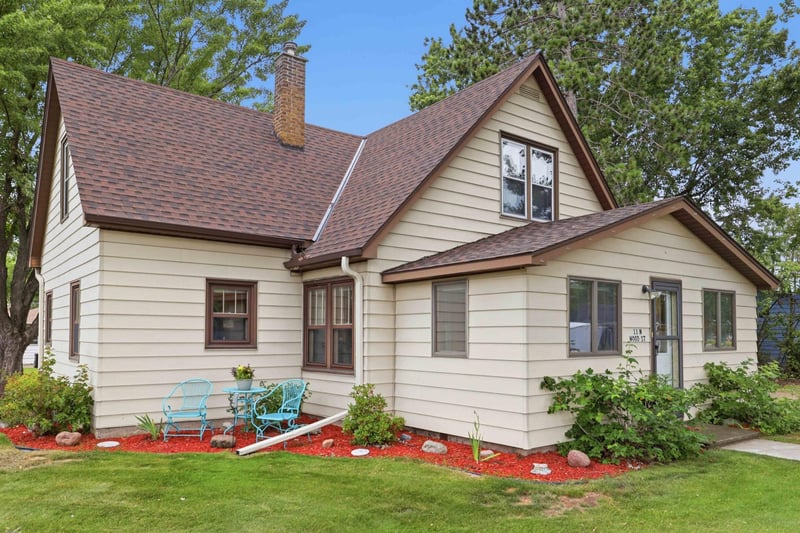 11 Wood St N, Mora, MN 55051