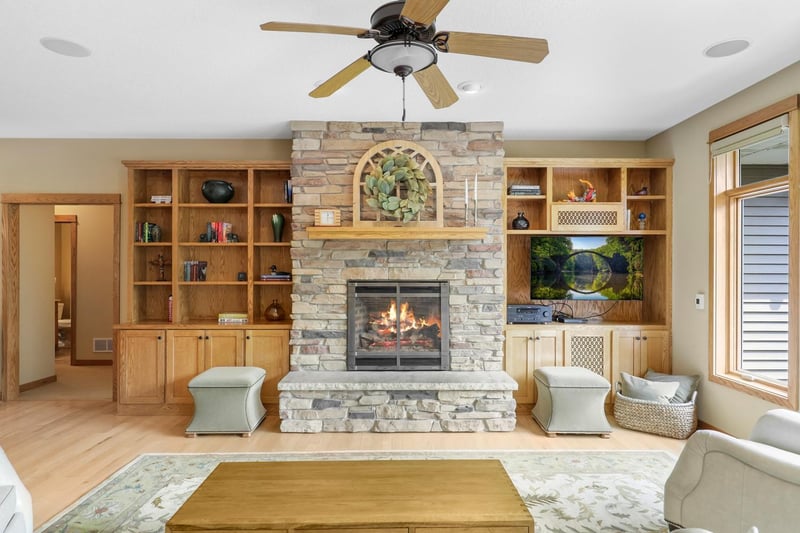 8415 Groveland Rd, Mounds View, MN 55112