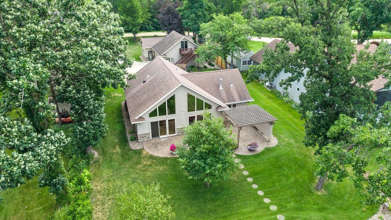 17416 Roberds Lake Ct, Faribault, MN 55021
