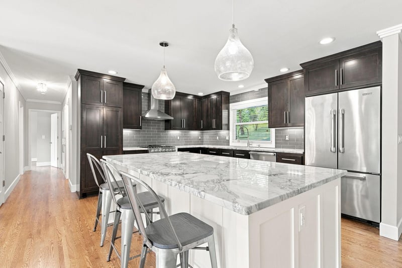 6616 Hillside Ln, Edina, MN 55439