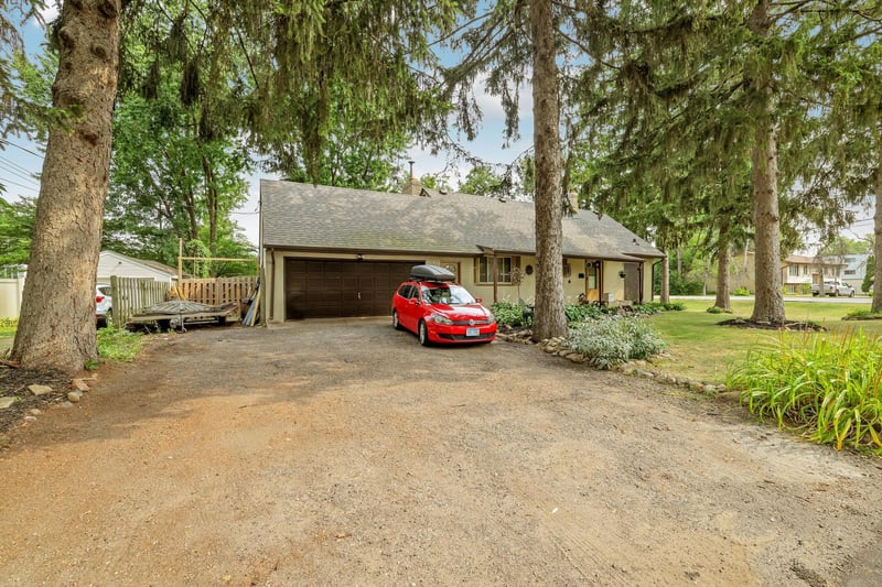 2735 18th Ave E, North Saint Paul, MN 55109