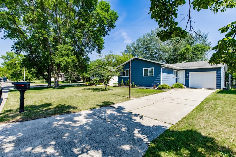 2925 14th Ave S, Moorhead, MN 56560