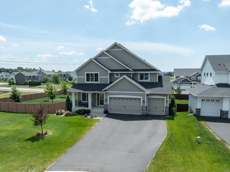 9637 West Wind Cir, Woodbury, MN 55129