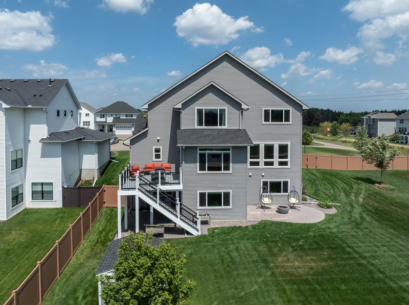 9637 West Wind Cir, Woodbury, MN 55129