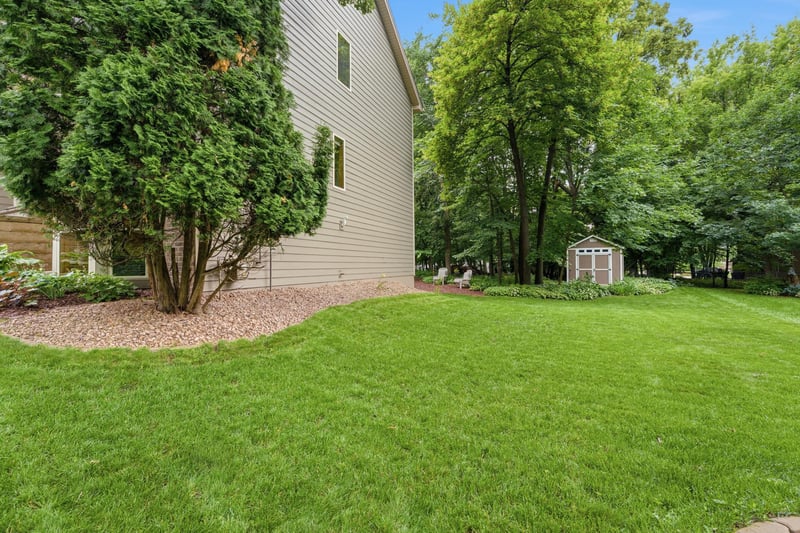 1021 Wildwood Way, Chaska, MN 55318
